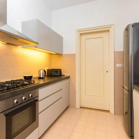 Casa Lorraine In Zona Crocetta By Wonderful Italy Apartment